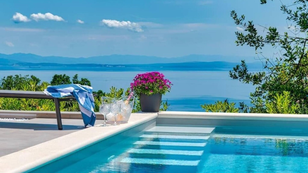 Pobri Villa | Beautiful Casa Marta offers everything that you need for your dream vacation .