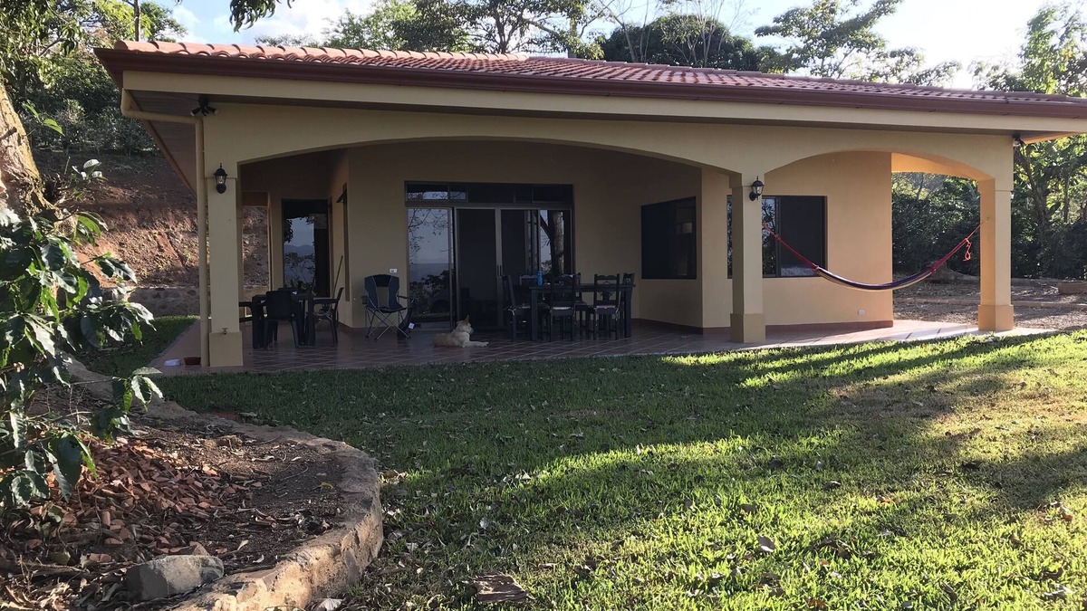 Desamparaditos House | Beautiful Casita in the mountains of Costa Rica