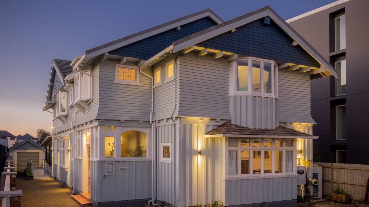 Christchurch City Centre Villa | Beautiful Central City Villa - Whole House