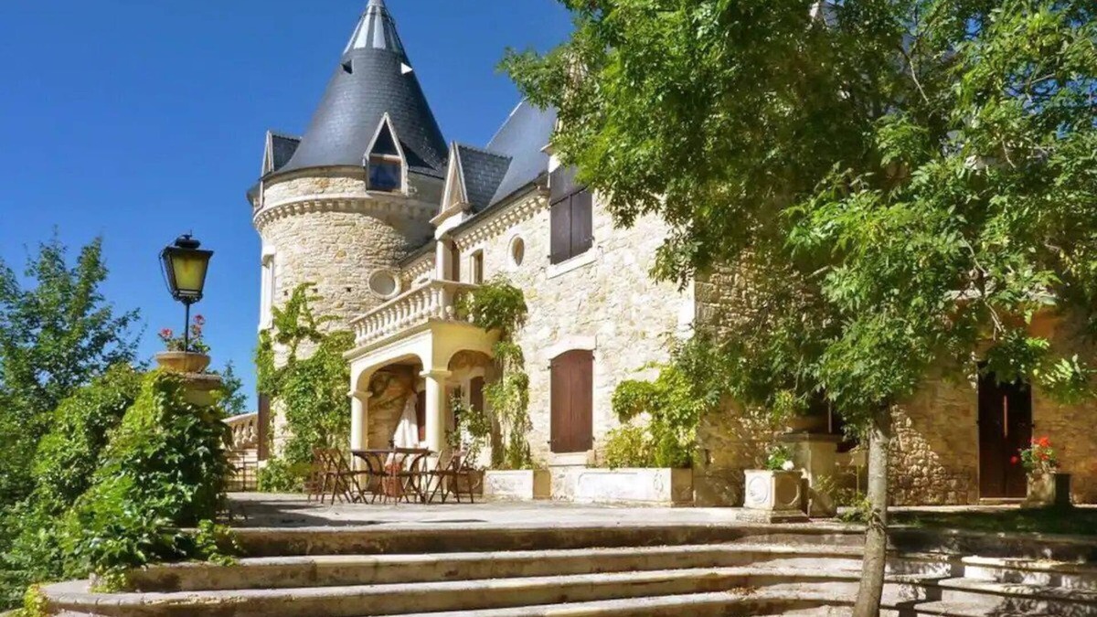 Cambayrac House | Beautiful Château with Large Private Pool near Cahors