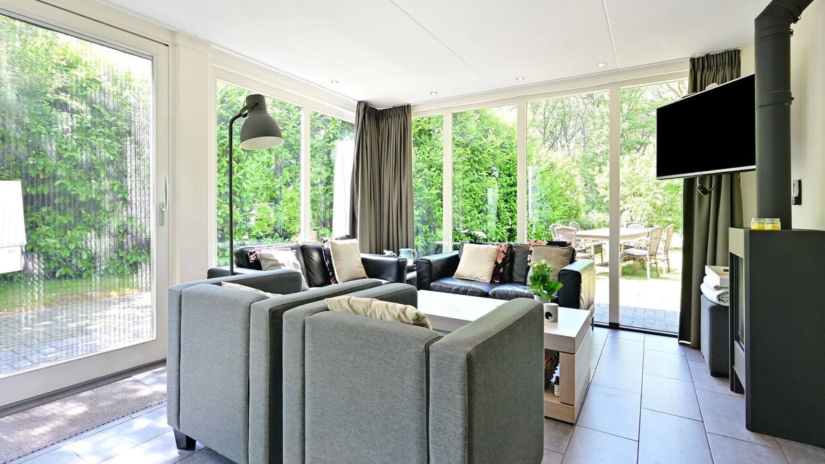 Reutum House | Beautiful chalet with gas fireplace