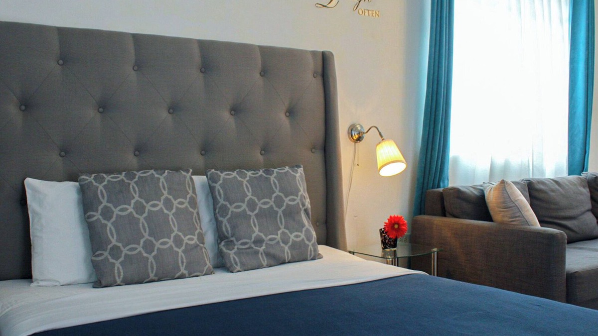 Ponce Centro Apartment | Beautiful Chandeliers, Cozy and Enjoyable Studio/FREE WIFI - 101