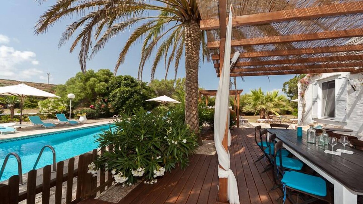 Mahon Cottage | Beautiful charming country house next to s'Albufera with pool, BBQ, internet