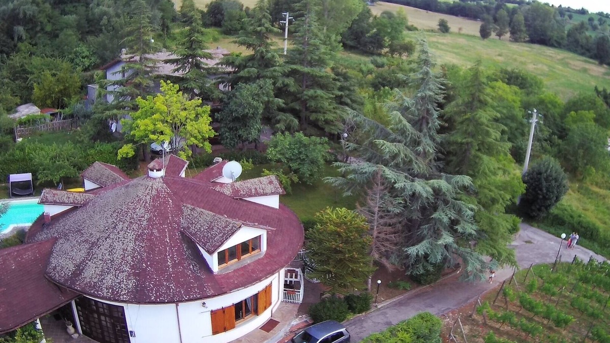 Sant'Agata Feltria Villa | Beautiful circular House / Villa in a traditional Italian mountain village
