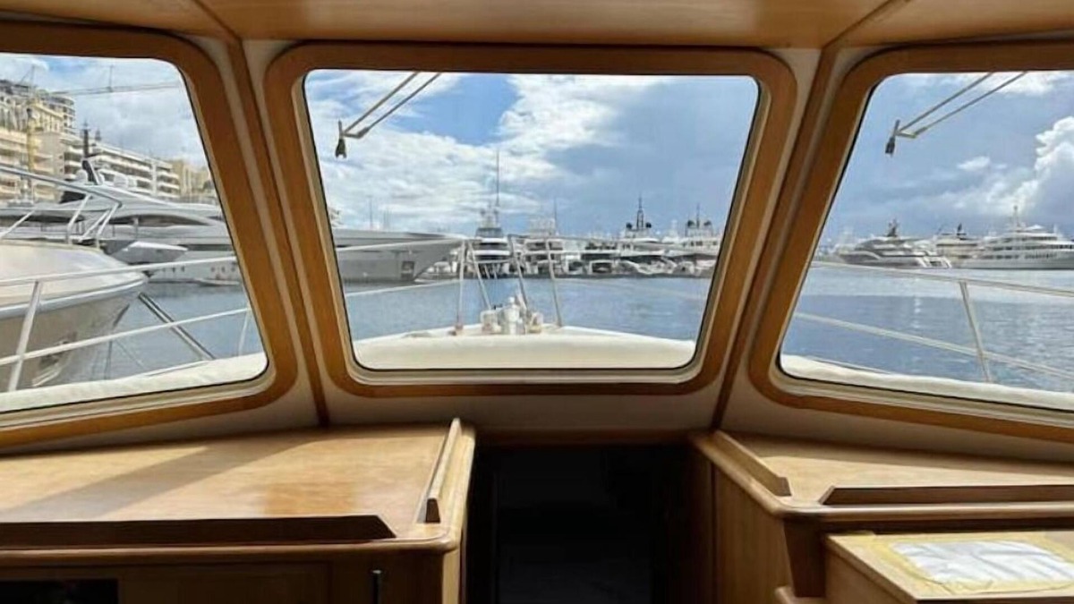La Condamine Boat Rental | Beautiful Classic Yacht in the Heart of Monaco
