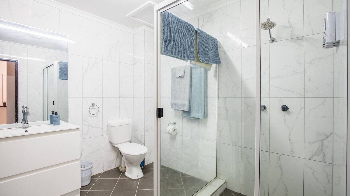 Rapid Creek Apartment | Beautiful Clean 2Bdrm Apartment