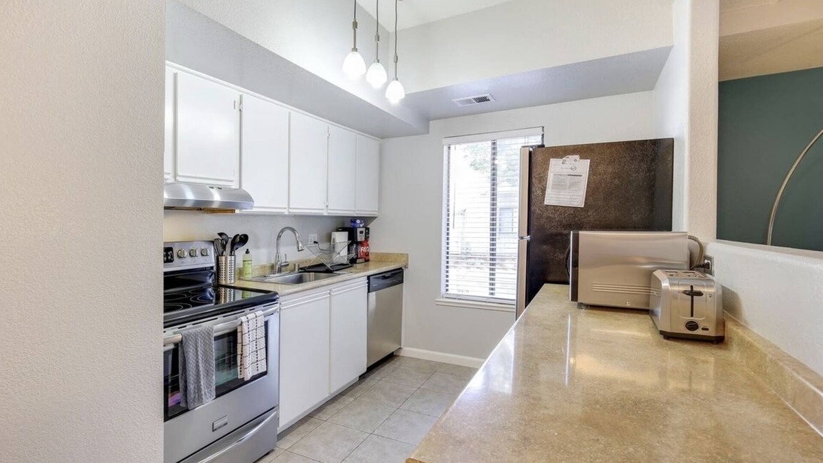 North San Jose Condo | Beautiful, Clean and Private Condo with Parking in San Jose!