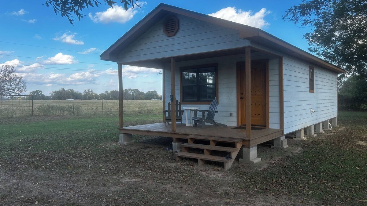 New Boston Cabin | Beautiful, clean & cozy White House Cabin #3 near New Boston Texas