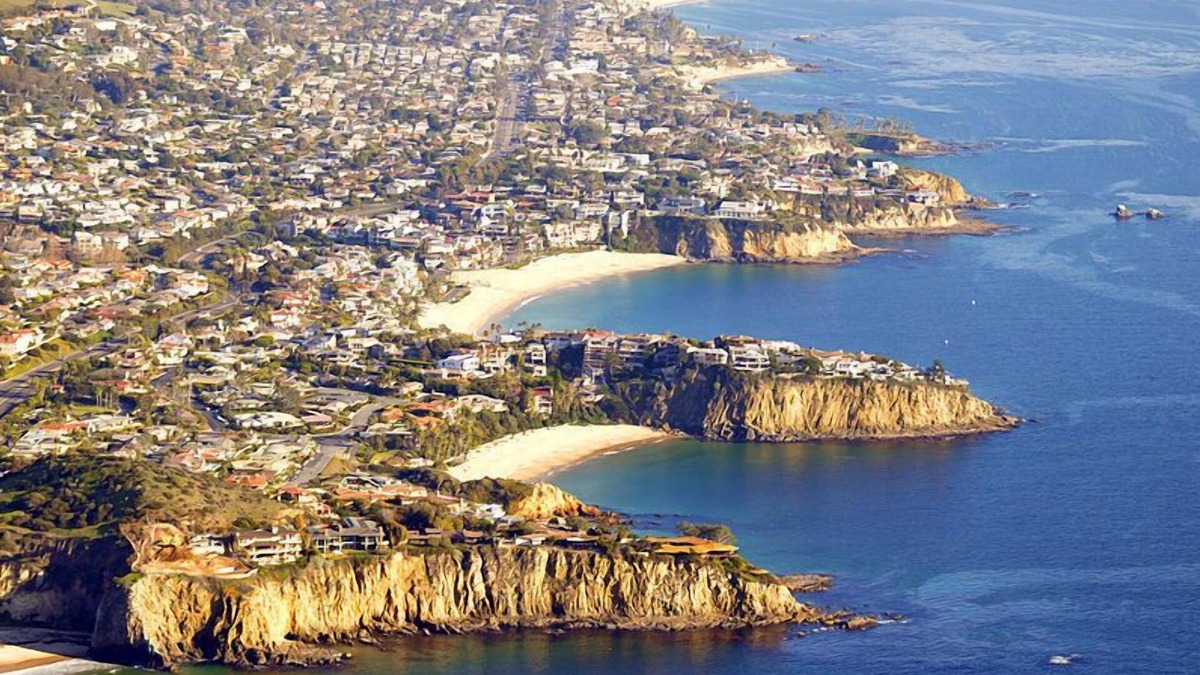 Laguna Beach House | Beautiful Clean Garden Cottage in highly desired Tree Streets of Laguna Beach