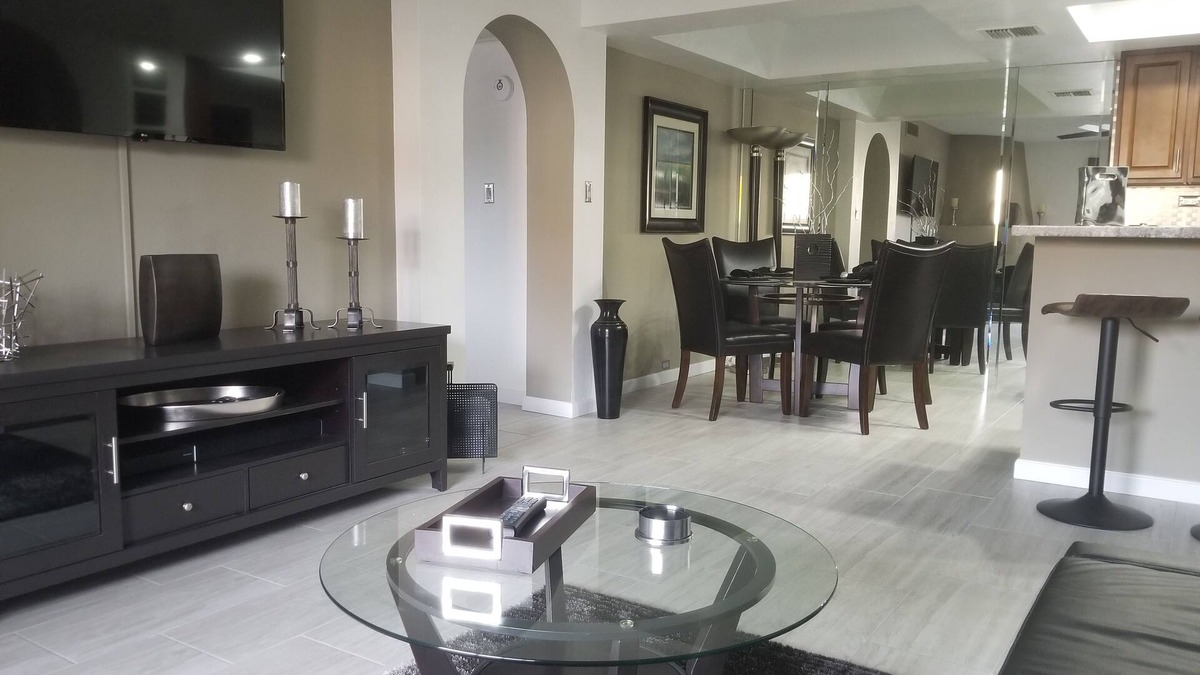 North Mountain Condo | 🏝 Beautiful & Clean in North Tapatio. No cleaning fees.