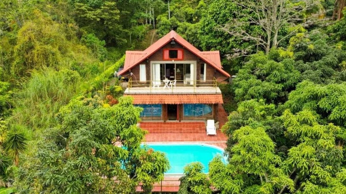 Tena Cabin | Beautiful cabin in the middle of the forest (suitable for pets).