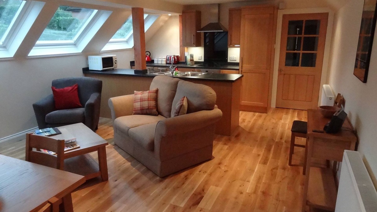 Helensburgh Cottage | Beautiful Coach House In Helensburgh, Argyll, Near Loch Lomond