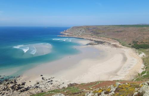 Sennen Apartment | Beautiful coastal bungalow, Sennen, Porthcurno,sea