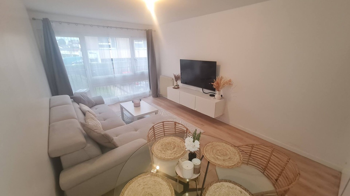 Livry-Gargan Apartment | Beautiful, cocooning apartment. Near Paris/C.D.G