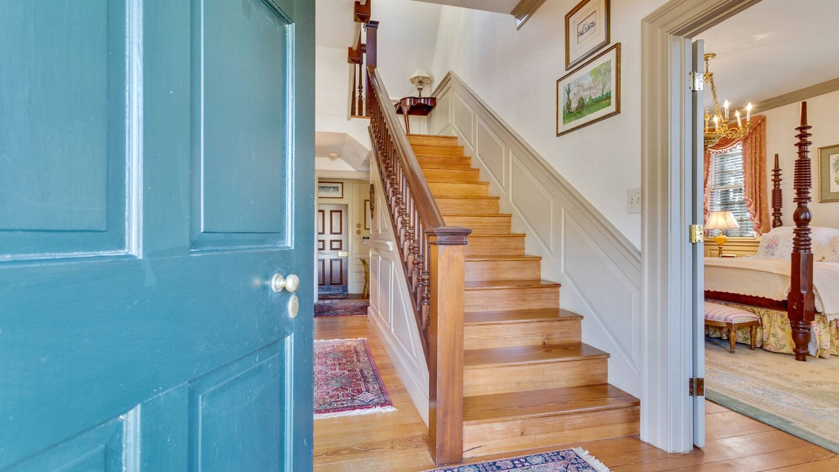 Hayes Cottage | Beautiful Colonial House