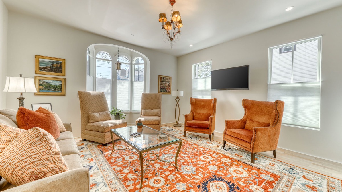 East Bayside House | Beautiful Combo Home Located in Downtown Portland - Close to the Beach