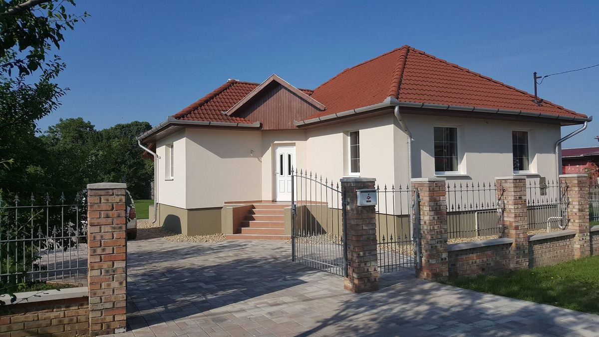 Tiszafured House | Beautiful comfortable 6-person and detached holiday home in Tiszafüred