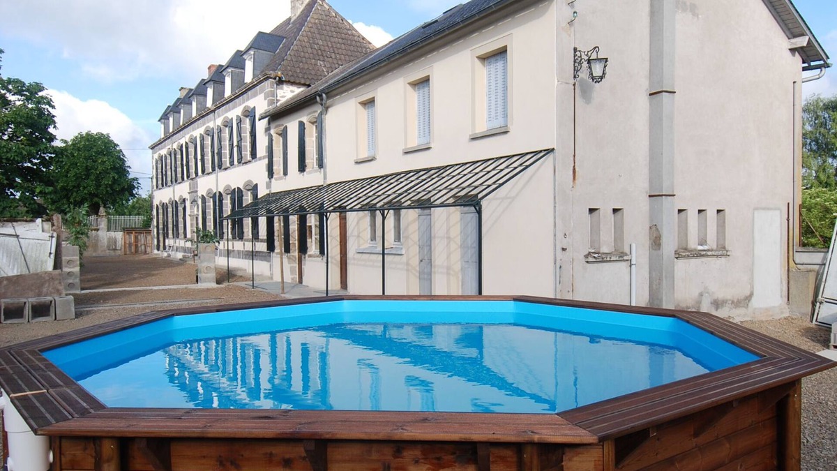 Saint-Priest-des-Champs Villa | Beautiful, completely renovated (group) accommodation INCL NEW (FEEST) HALL