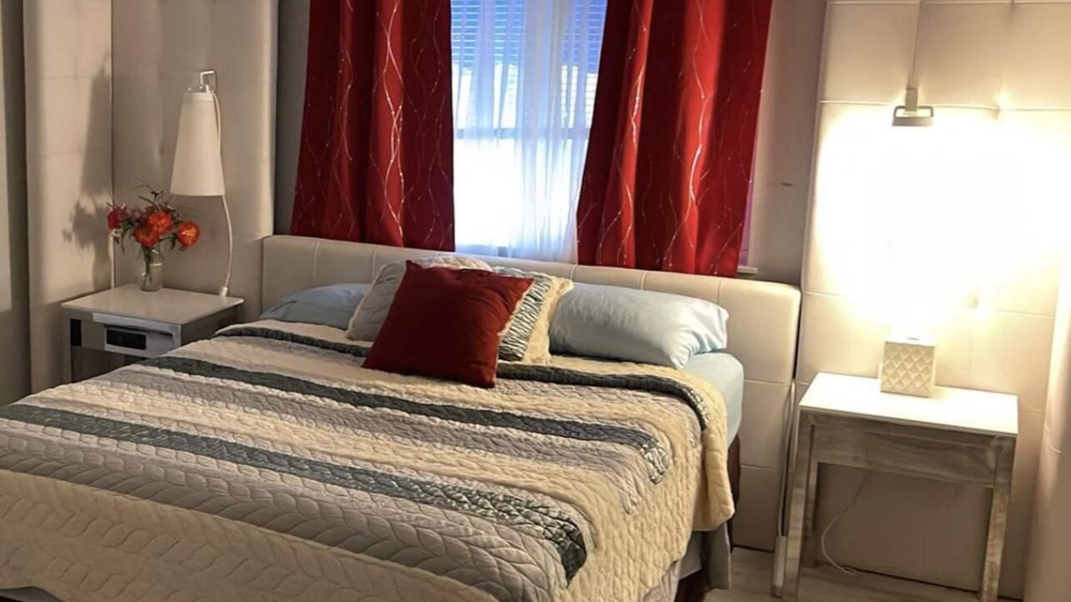 Paradise Condo | Beautiful condo 2bedrooms and 2bath ! Very Close to Las Vegas Strip and Airport