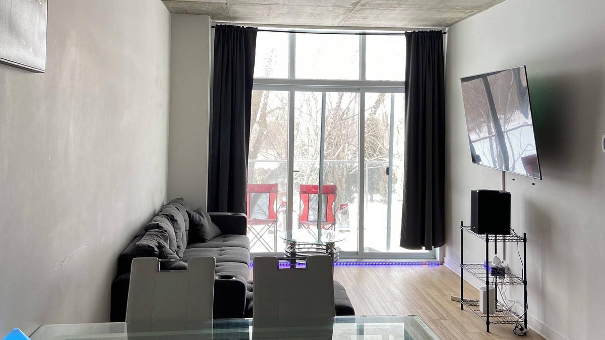 Bout-de-l'Ile House | Beautiful Condo East Montreal