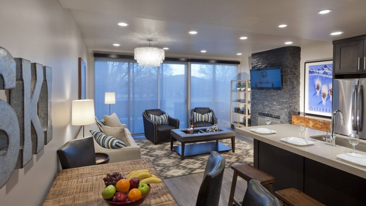 North Park City Condo | Beautiful condo near Park City Mountain, Pool, Hot Tub, overlooking 15th Fairway