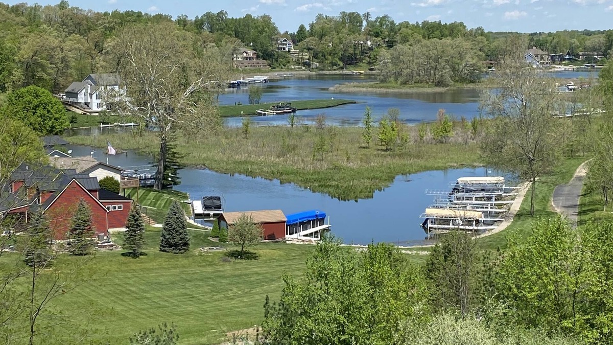 Angola Condo | Beautiful Condo on Jimmerson Lake
