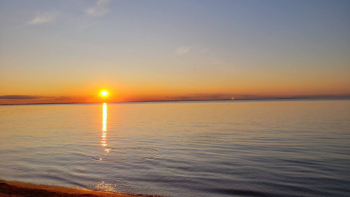 Dyckesville Condo | Beautiful Condo on the shore of Green Bay! Short drive to Green Bay & Door Co.