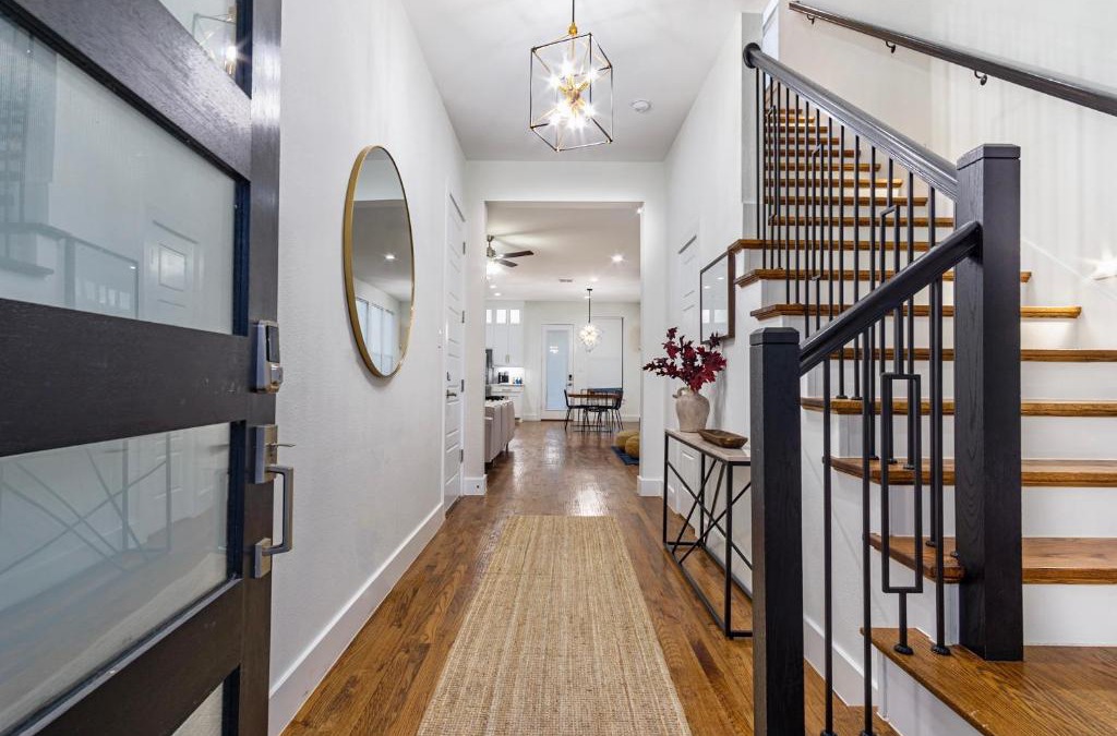 West Dallas House | Beautiful Contemporary 4BR near Downtown Dallas