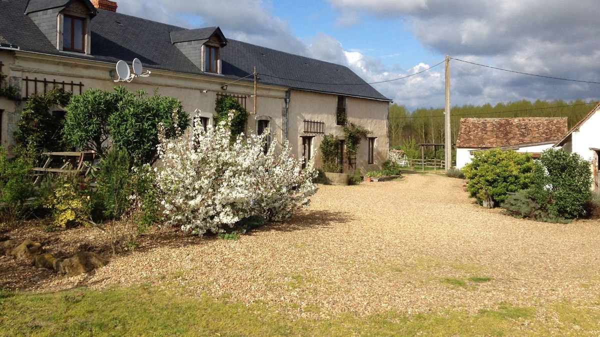 Saint-Quentin-les-Beaurepaire House | Beautiful converted barn with 4 bedrooms, 4 shower rooms off the beaten track