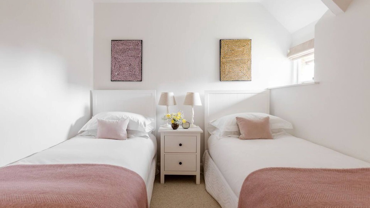 Noss Mayo House | Beautiful Converted Stable Near the Coast