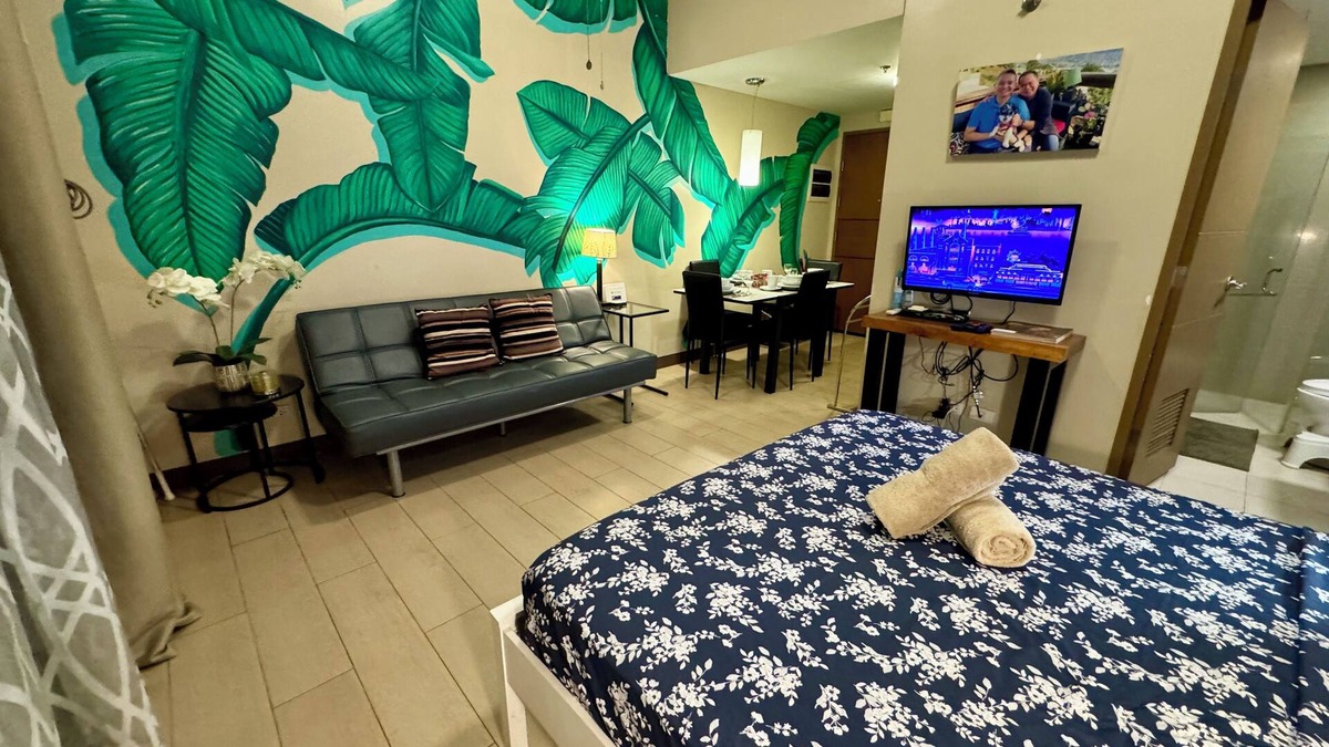 Pasay Apartment | Beautiful Corner Studio Near Resorts World Manila Across NAIA Terminal 3
