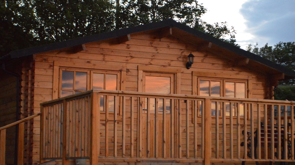 Breakish Cabin | Beautiful Cosy Log Cabin up on the hill