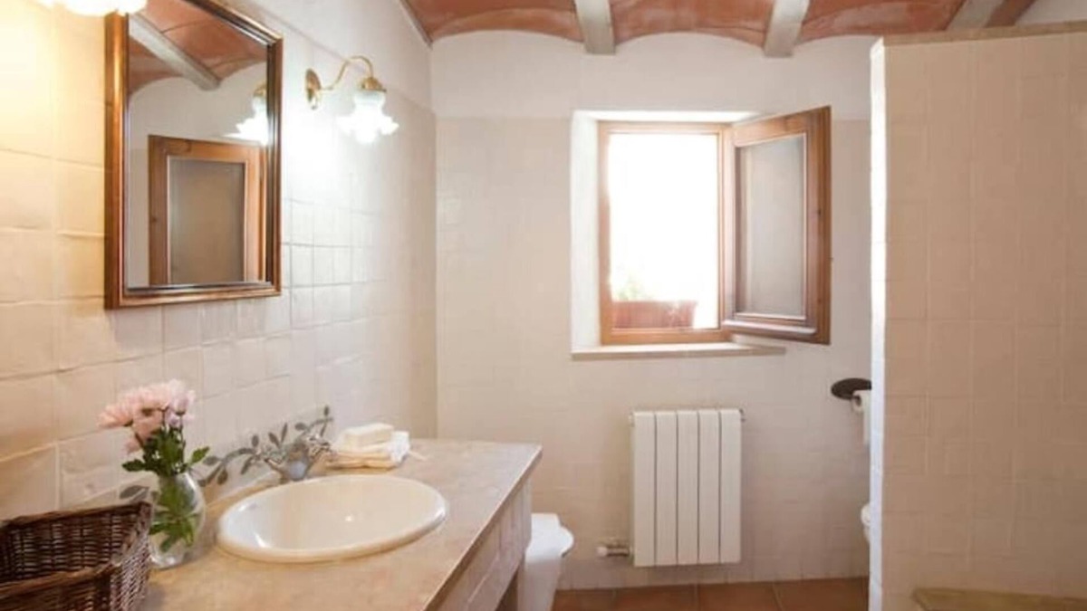 Subirats House | Beautiful Cottage in Wine Area