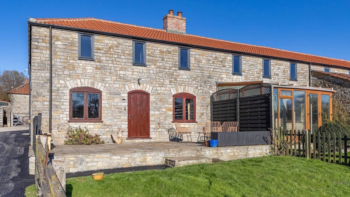 Shepton Mallet House | Beautiful Cottage in Idyllic Somerset Countryside