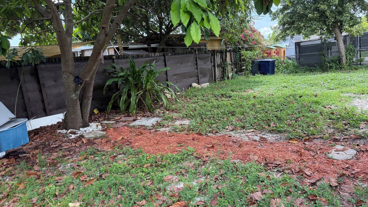 Hialeah Apartment | Beautiful cottage 2 bedroom apartment with AC in vibrant Hialeah