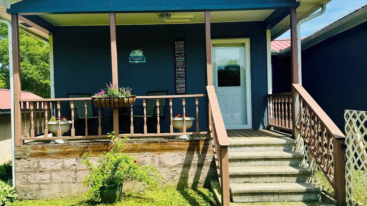 Bridgeport Apartment | Beautiful cottage, close to rivers, creeks, lakes for fishing, boating, hunting