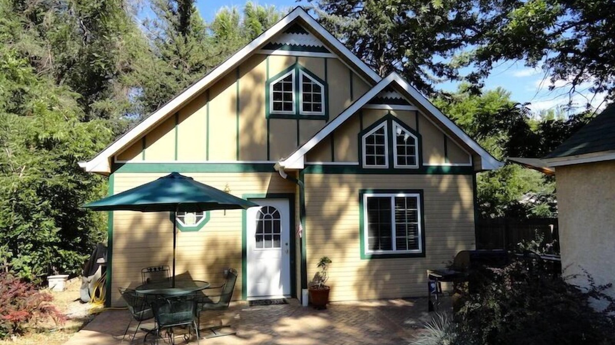 University North Cottage | Beautiful cottage - great location in Old Town near Colorado State University!