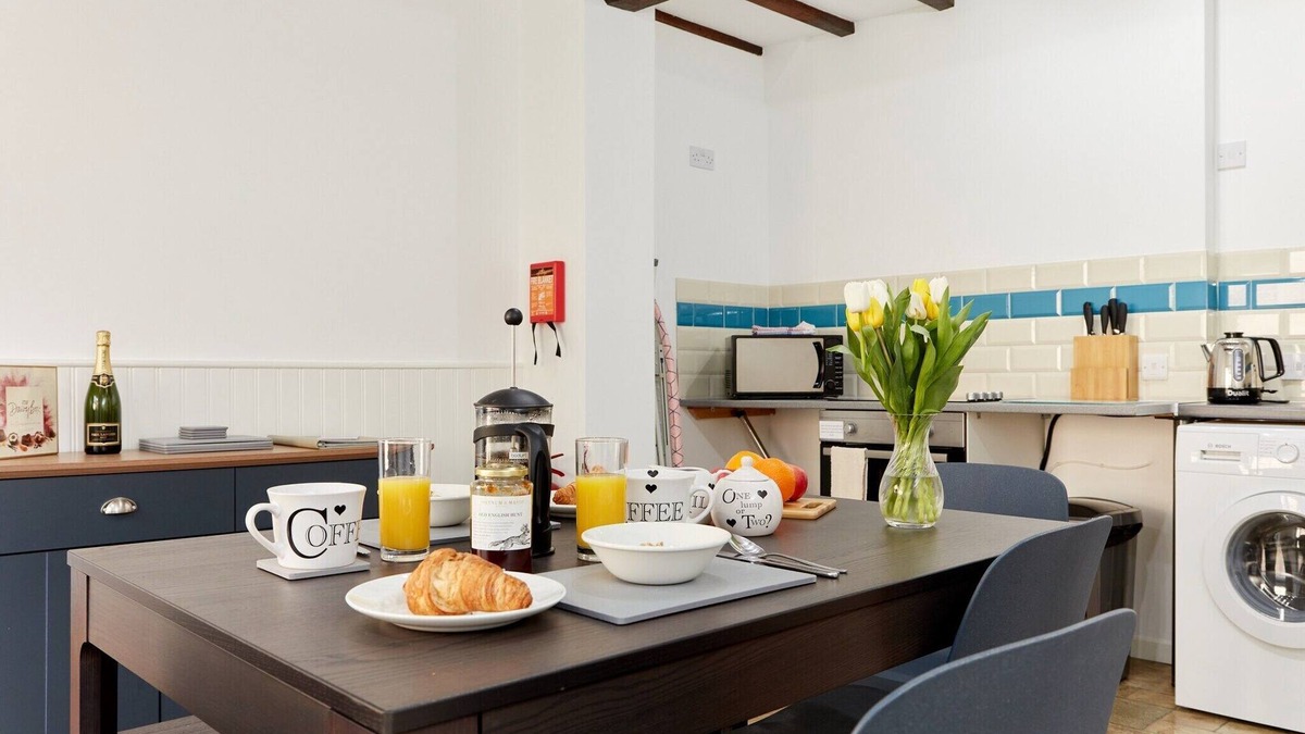 Dalbury Lees Cottage | Beautiful cottage in rural escape, No Deposit