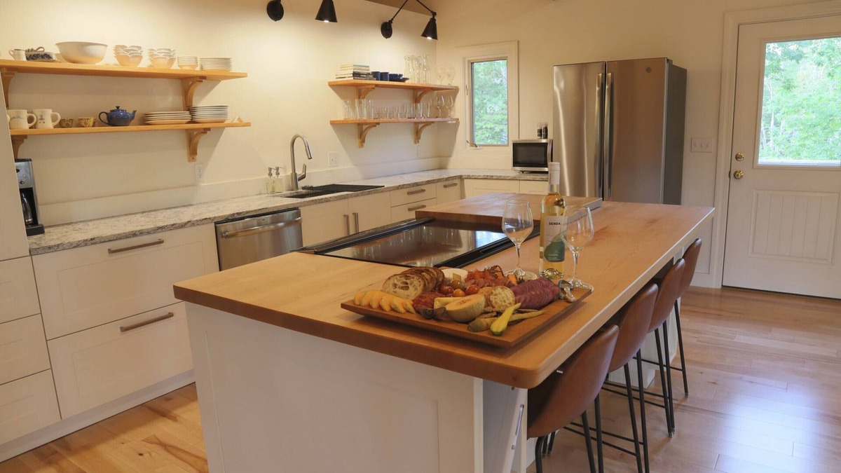 Lincolnville House | Beautiful cottage in the heart of Mid-Coast Maine!