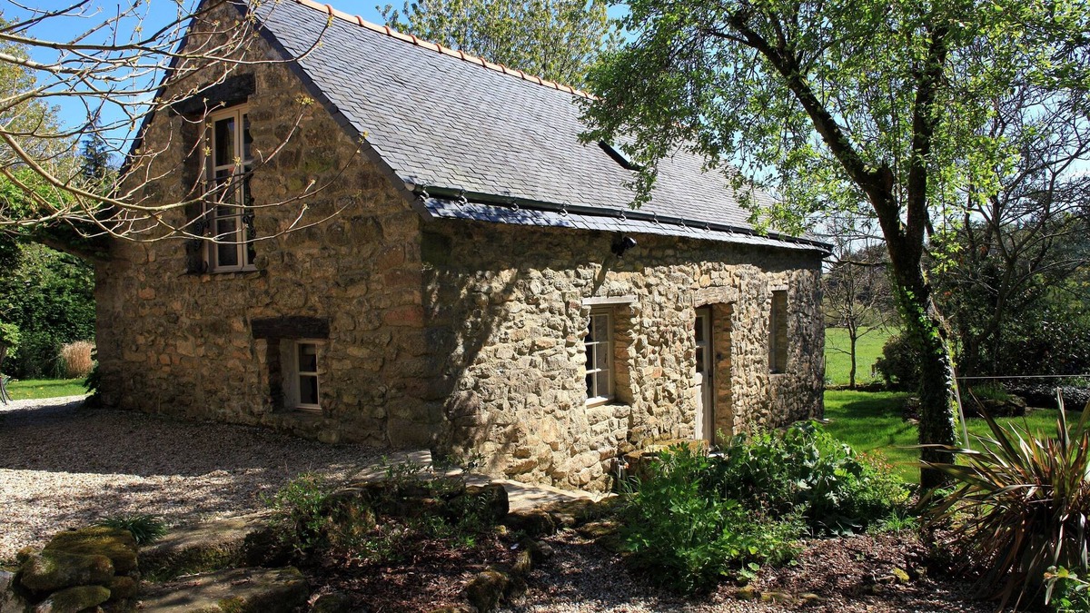 Ploerdut Cottage | Beautiful cottage with exceptional accommodation in a peaceful rural location