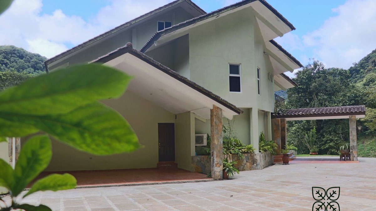 El Valle de Anton Villa | Beautiful country house in the valley of Anton, Panama.