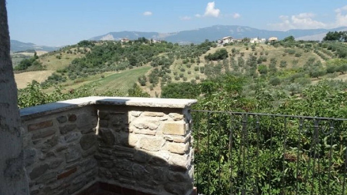 Cugnoli House | BEAUTIFUL COUNTRYSIDE VILLAGE FOR 20 GUESTS