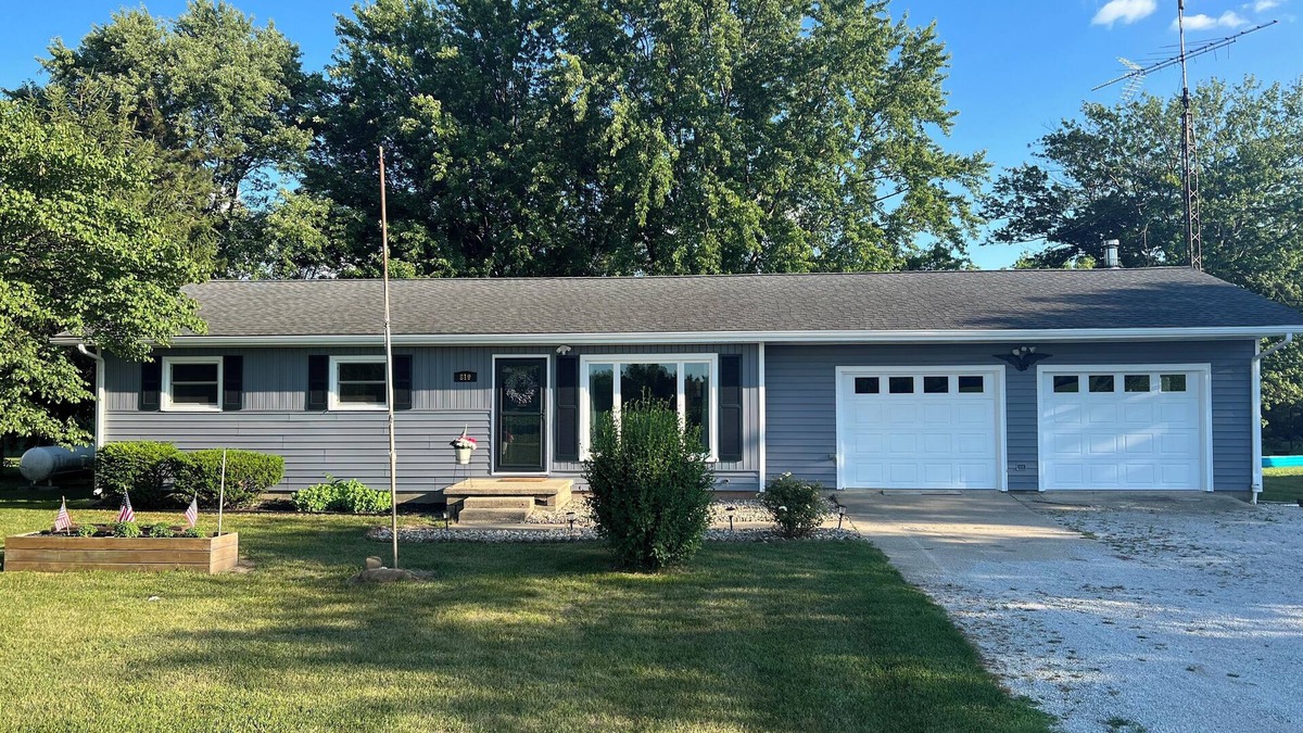 West Lafayette House | Beautiful country home close to Purdue U.Campfires,screened gazebo for cookouts