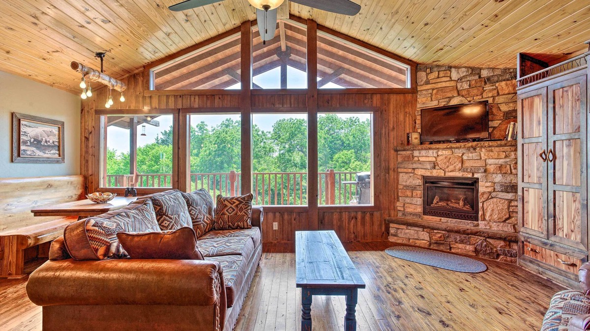 Caddo County Cabin | Beautiful Country Cabin on Crooked Creek Farm!