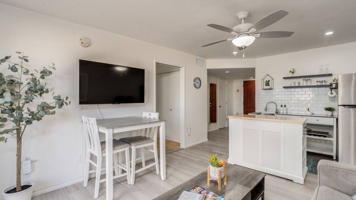 Tucson House | Beautiful Country Club Retreat!