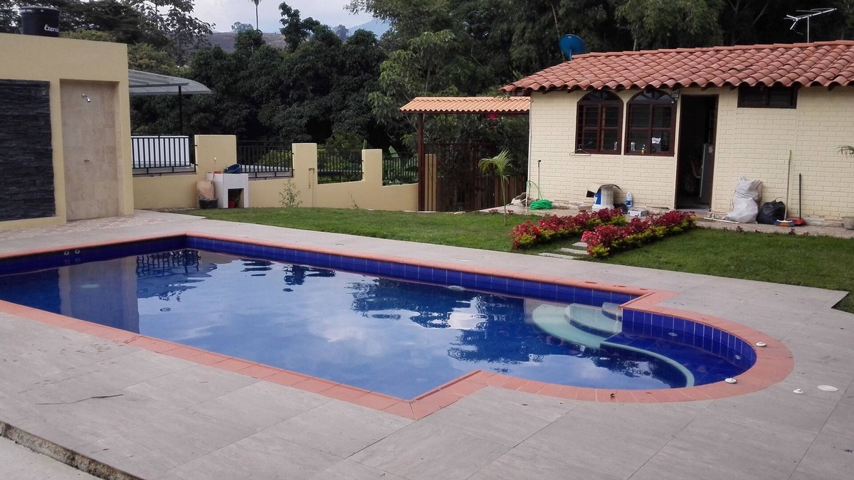 Fusagasuga House | Beautiful Country House with Swimming Pool near Bogota