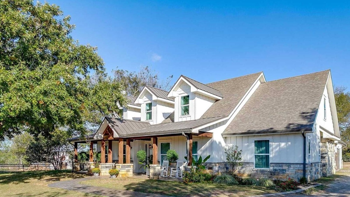 Brandon Other | Beautiful country home ideal for gatherings