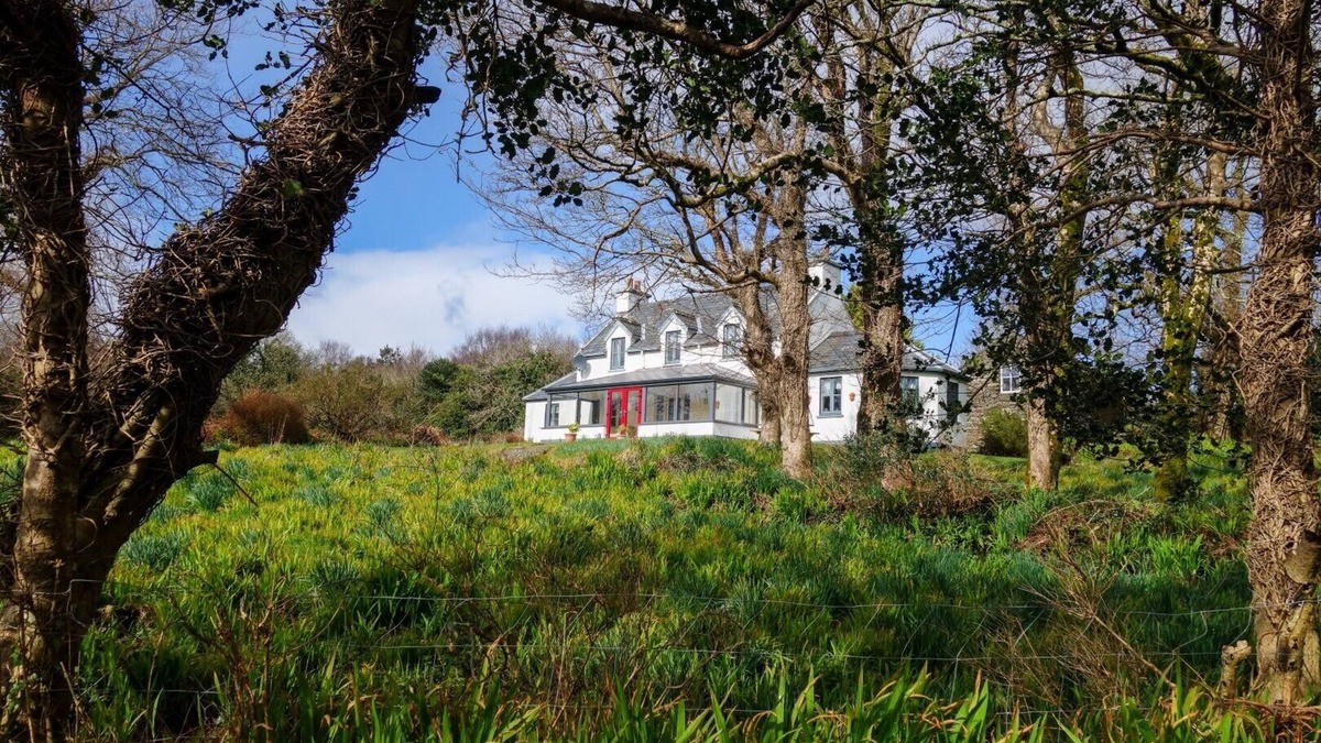 Droum House | Beautiful Country Home located on 31 acres overlooking Bearhaven Harbour