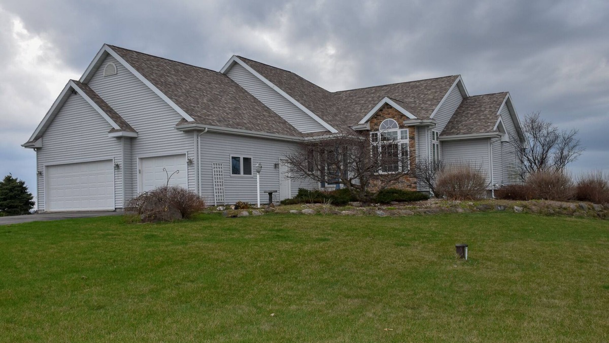Mount Horeb House | Beautiful Country Home- Sleeps 8