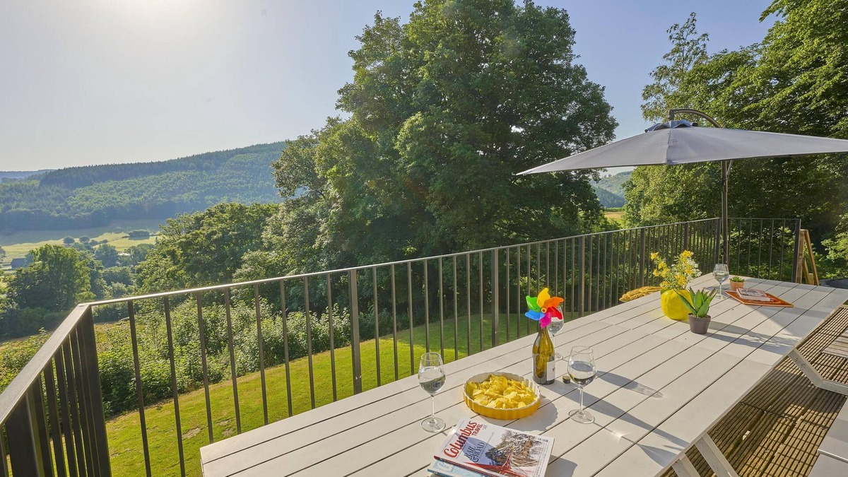 Trou de Bra House | Beautiful country house overlooking the valley